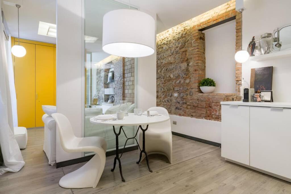 Punto Luce Home In Center Of Verona Eksteriør billede